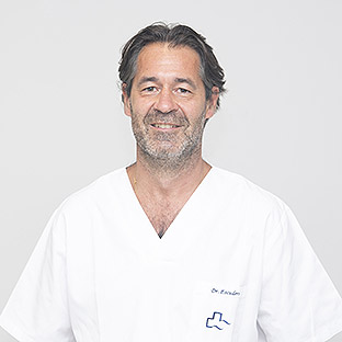 Dr. Óscar Escudero